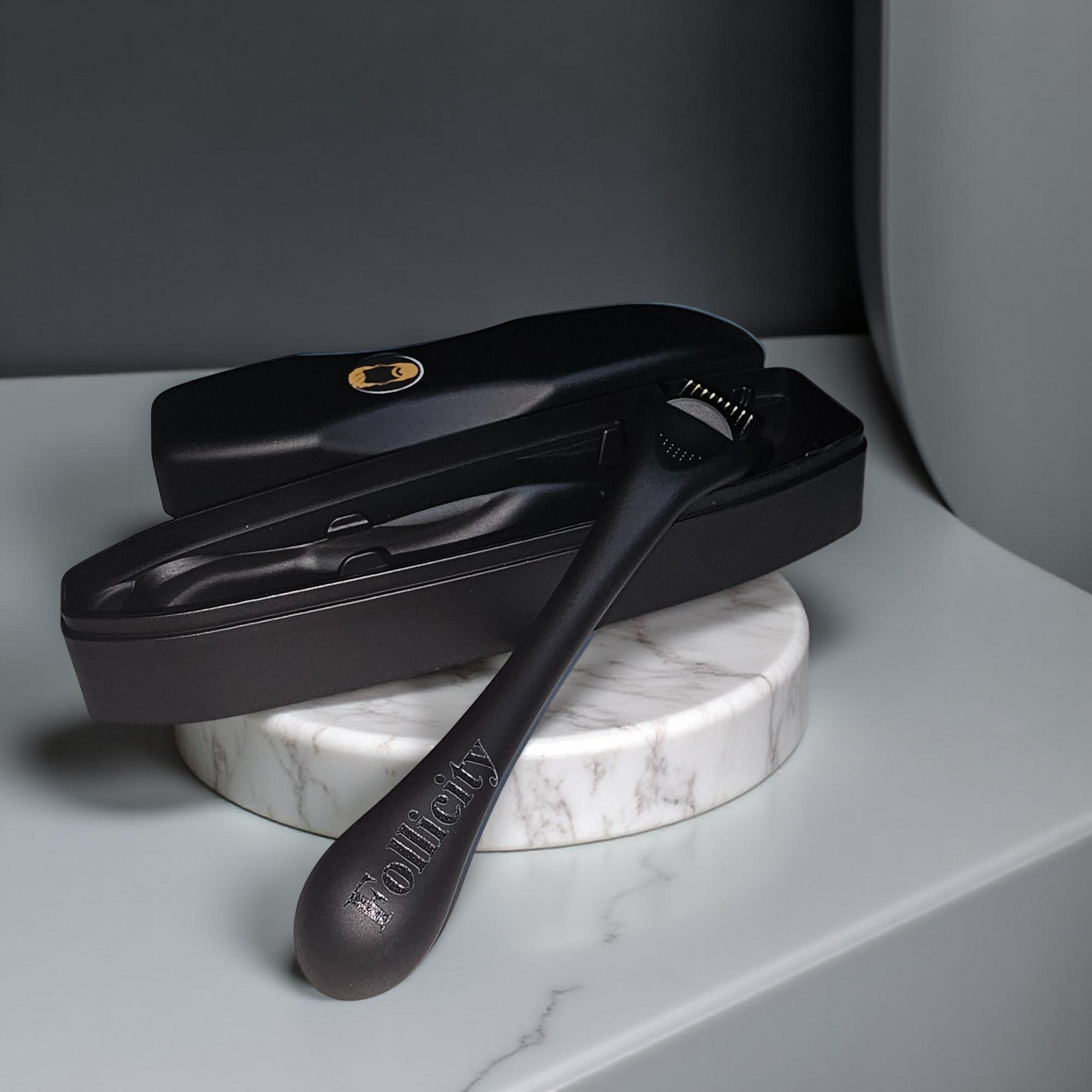 Follicity Derma Roller в комплект с кожена ръкохватка, за грижа за брадата